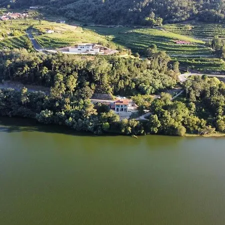 Casa Do Barqueiro Loureira 度假居