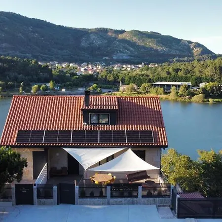 Casa Do Barqueiro Loureira
